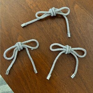 ✨ 3 Embellished Silver Bow Snap Buttons